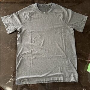 lululemon athletica Gray Short-Sleeve Athletic Tee